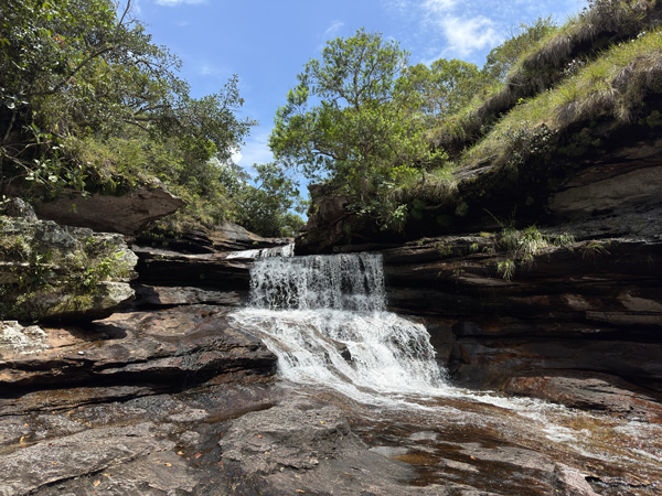 cano cristales rivier waterval