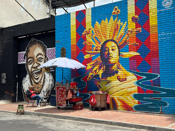 murals in bogota