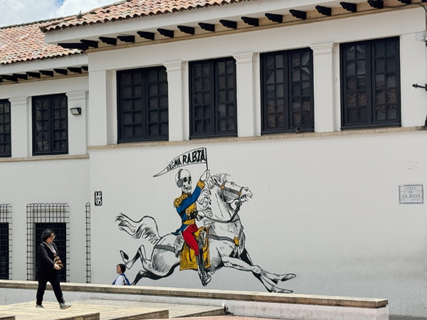 naar plaza simon de bolivar