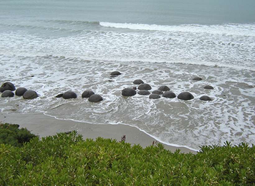 moeraki boulders op het zuidereiland