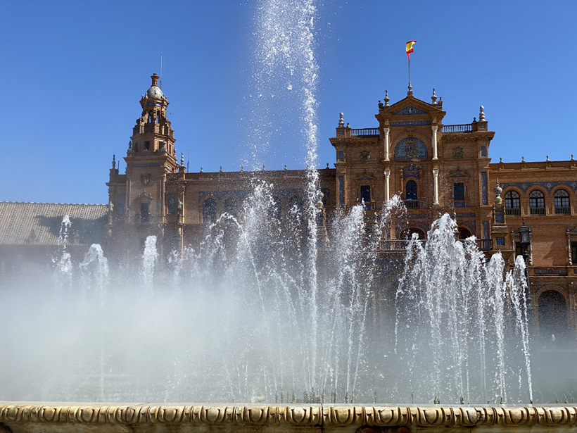 fontein plaza espana in sevilla