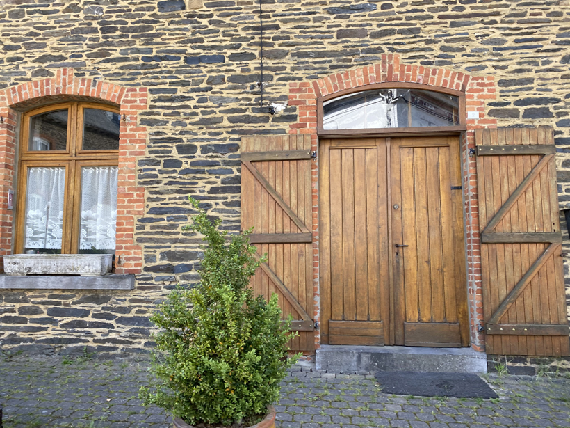 leisteen huis Herbeumont