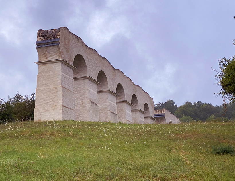 Ars-sur-moselle aquaduct