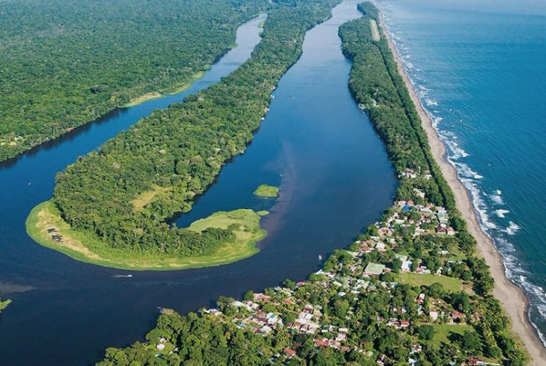 Hoe reis je naar Tortuguero Nationaal Park?