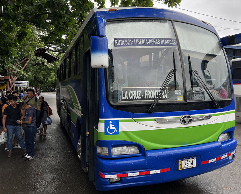 Bus Penas blancas to La Cruz