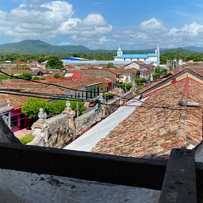 Kuier in kleurrijk koloniaal Granada in Nicaragua
