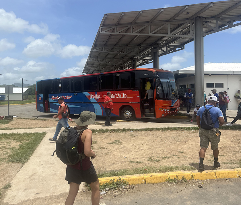 busstation grens van costa rica nicaragua naar rivas