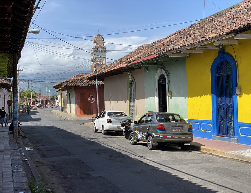 kleurrijke gevels in granada nicaragua
