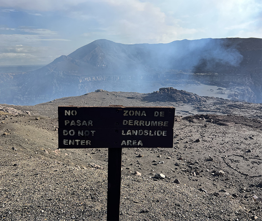 tot de rand van de krater masaya