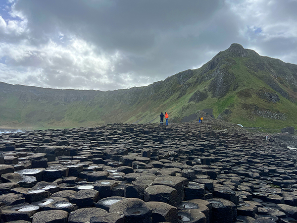 ruig weer bij giants causeway